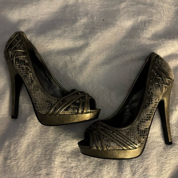 ICORA Silver Snakeskin heels - Picture 6 of 10
